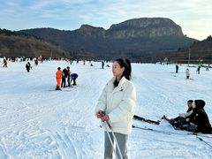 -济南卧虎山滑雪场