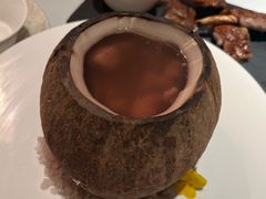 椰子八宝鸡汤-闻见中国海南菜(K11店)