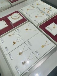 -周大福CHOW TAI FOOK(浦东八佰伴店)