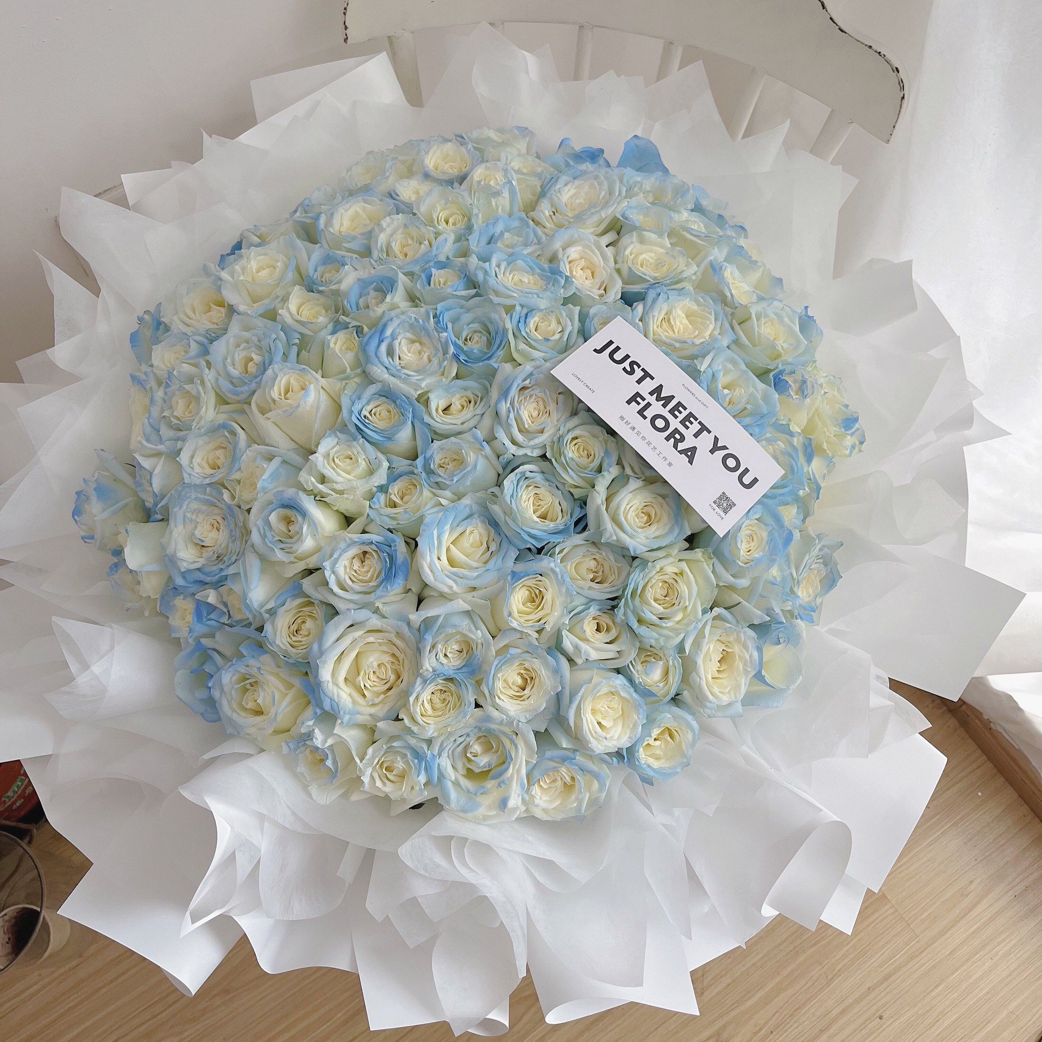 99支碎冰蓝玫瑰求婚花礼