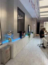 -PE SALON