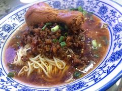 -渝之汇牛肉豌杂面