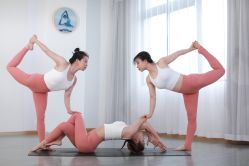 -亚太瑜伽普拉提学院