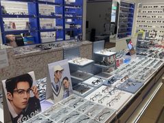 -美式眼镜·授权蔡司.依视路.尼康.豪雅.明月(南翔印象城店)