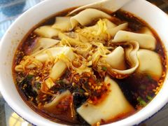 红汤辣馄饨-笑来喜馄饨小笼工坊店(湖滨街店)