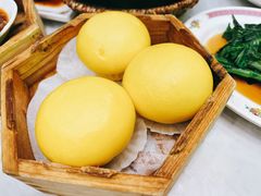 招牌流沙包-东鑫记港式茶餐厅(南京东路店)