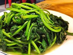 清炒红薯叶-茅炒屋龙虾·烧烤·湘菜(新河路店)