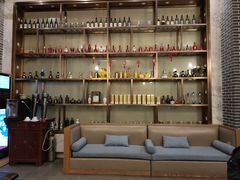 等位区-仁虎老火锅(黄泥磅店)