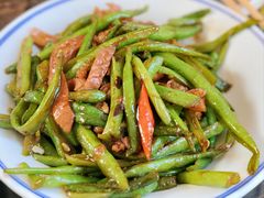 扁豆丝炒肥肠-七寻八找·胡同菜