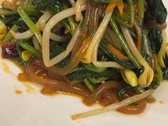 -汗腾格里·风味餐厅(新疆驻京办店)