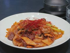 甜罗勒酱菌菇牛肉炒陈村粉-NAYA·亚洲泰菜(欢乐港湾店)