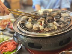 -围炉肉舍•炭烤活鳗•丹东海鲜烤肉(步行街店)