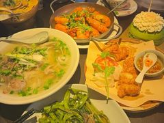 -大头虾越式风味餐厅(光明广场店)