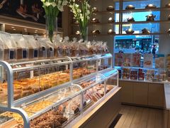 面包甜点陈列柜-好利来(和平山大路店)