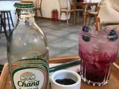 莓果苏打水-洛蒂·咖啡与轻食