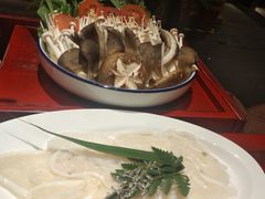 蔬菜拼盘和千层肚-袁老四重庆老火锅(桐梓坡店)