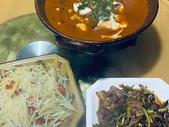 -临江餐馆二楼美食部落