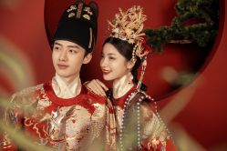 点击看大图 -挪娅婚纱摄影皇家会所