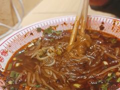 -霸舌生滚牛肉米粉(天生街道店)