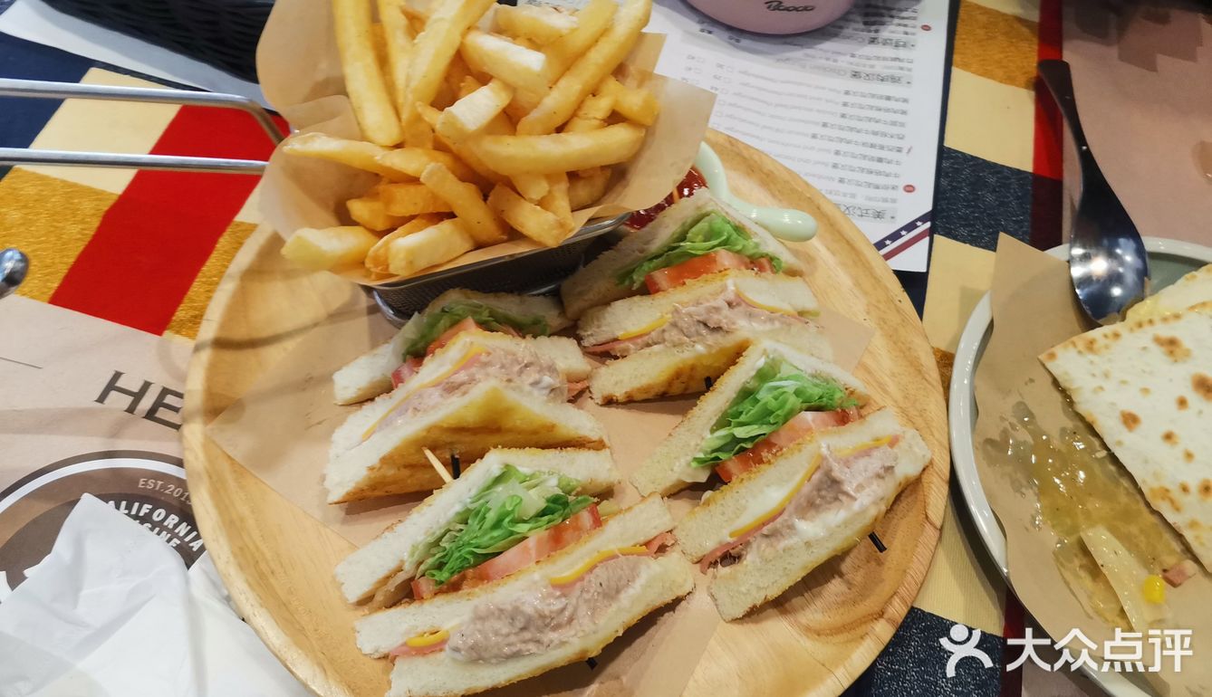 这家店去了很多次了，这次点了我最喜欢的的红茶跟玉米汤