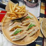 这家店去了很多次了，这次点了我最喜欢的的红茶跟玉米汤