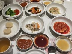 餐前小菜-本家韩国烤肉(青岛万象城店)