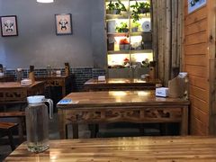 大堂-杨三孃跷脚牛肉(西外棕榈岛店)