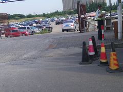 -奥特莱斯停车场