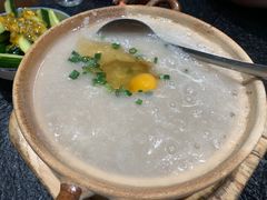 -何妹湿辣牛肉·粤式烧烤砂煲(桂雅路店)