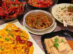-巴厘龙虾·榜首油焖大虾(音乐学院·沿江酒馆店)