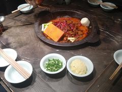 -红九格老火锅(三峡广场店)