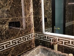 -丽江虎跳峡大酒店