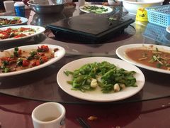 -香猪美食(中心店)