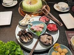 -得意咚瓜·顺德鱼生·冬瓜火锅(深圳首店)