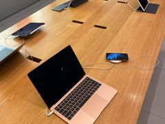 -Apple零售店(华贸购物中心店)