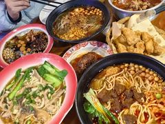-爆炸头阿姨小四川正宗川味小吃(无任何分店)