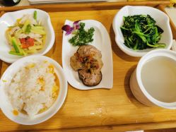 -卓玥国际月子会所(罗山路店)