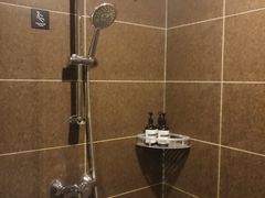 -西安大雁塔科技大学地铁站亚朵酒店