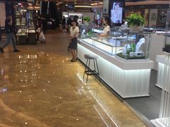 -王府井百货熙地港店
