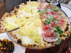 榴莲帕尔马火腿双拼披萨-1861意大利餐厅(文化广场店)