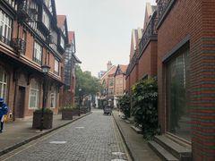 -钟书阁(松江泰晤士小镇店)