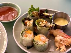 酥炸老虎虾香芒米纸卷配榴莲汁-CHINCHIN 青青·泰国料理(万象食家店)