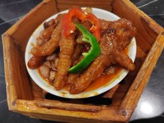 排骨大战凤爪-龙凤点心饼家·39年老字号(松岗店)