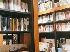 -西西弗书店&矢量咖啡(凯德晶萃广场店)