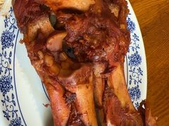 -老天桥酱肉烧饼夹肘子(天桥店)