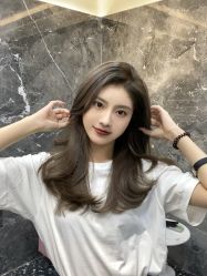 -诗悦发型烫染SALON