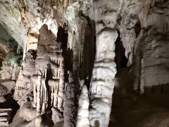 -波斯托伊纳溶洞