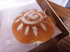 芋泥面包-啊噗吐呦现场烘焙(麦凯乐店)