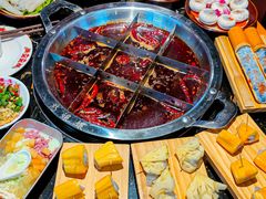 -憨孃孃·重庆老火锅(红山黑金店)