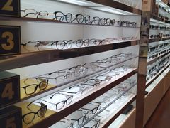 -LensCrafters亮视点·OAKLEY精选(静安嘉里中心店)